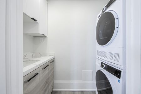 For Lease - 400 Walmer Road Unit# PH4, Toronto, Ontario - Photo 4