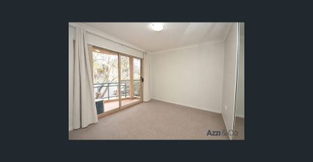 Comfortable Living!! - Photo 2