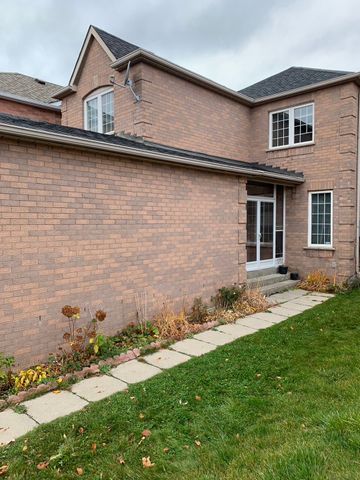 For Lease - 147 Cairncross Crescent, Markham, Ontario - Photo 2