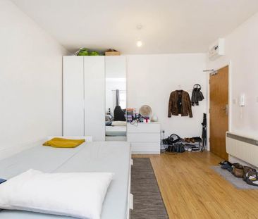 Stunning Studio in Dollis Hill - Photo 1