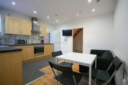 3 bedroom terraced house to rent - Photo 5