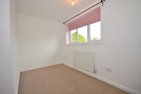 2 bedroom end of terrace house to rent - Photo 4