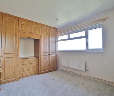 2 bedroom end of terrace house to rent - Photo 3