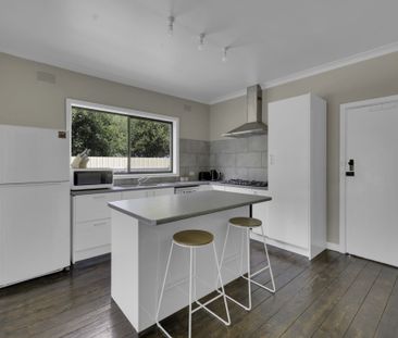 A comfortable and well-maintained home offering great indoor and ou... - Photo 6