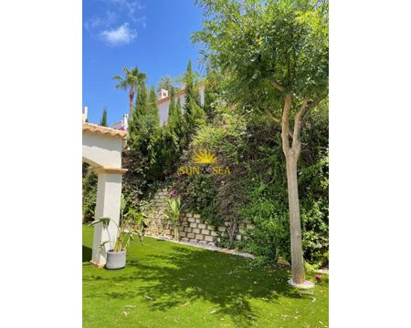 THREE-BEDROOM VILLA – ALICANTE - Photo 5