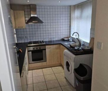 Room in a Shared House, Carnforth Street, M14 - Photo 3
