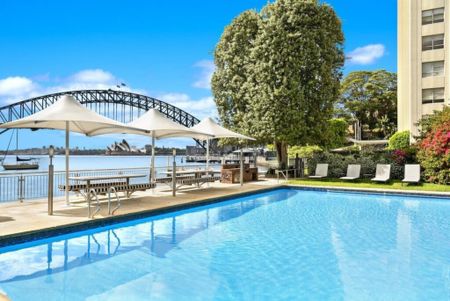 DREAM HARBOURSIDE LOCATION AMAZING VIEWS- Furnished 1 BRM - Photo 3