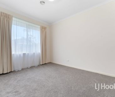 LARGE FAMILY ENTERTAINER ON 752m2 WITH EXTRA GARAGE/WORKSHOP! - Photo 5