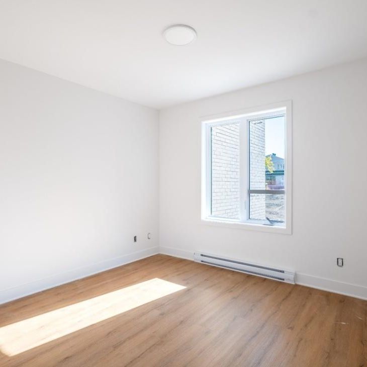 Appartement à louer - Laval (Chomedey) (Autres) - Photo 1