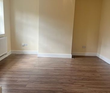 Room in a Shared Flat, London, SW4 - Photo 2