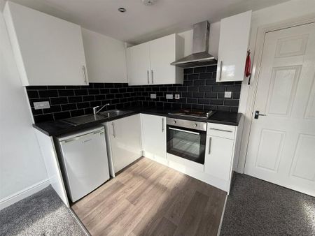 1 bedroom flat to rent - Photo 3