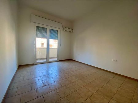 5 CAMERE E 3 BAGNI, TUTTO NELLO STESSO APPARTAMENTO - Photo 2