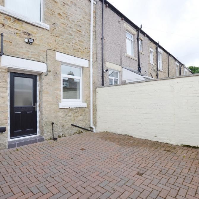 2 bedroom property to rent - Photo 1