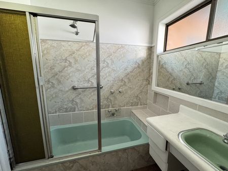 Two Bedroom House - Photo 4