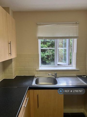2 bedroom terraced house to rent - Photo 3