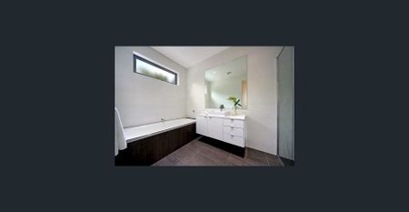 STUNNING BAYSIDE BEAUTY! - Photo 4