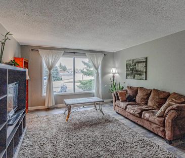 5 Bed/3 Bath Renovated House with Massive Back Yard in Woodlands! P... - Photo 5