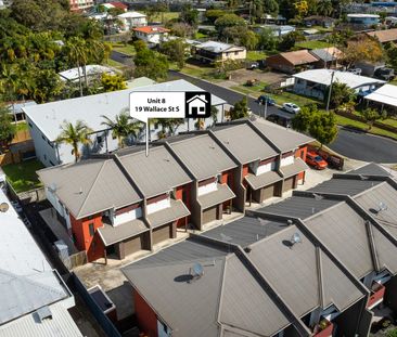 Stylish & Spacious 3-Bedroom Townhouse in Prime Location - Photo 5