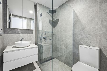 Do not miss this gem! 2 bed 2 bath & 2 car spaces - Photo 5