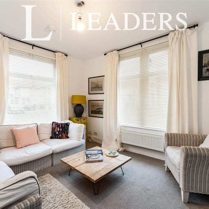 4 bedroom terraced house to rent - Photo 1