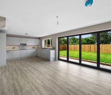 Faulkbourne Road, Witham, Essex, CM8 1LR - Photo 4