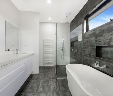 8A Biscop Road, MOORABBIN, VIC - Photo 3