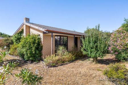 6 Winsam Grove, Wendouree - Photo 5