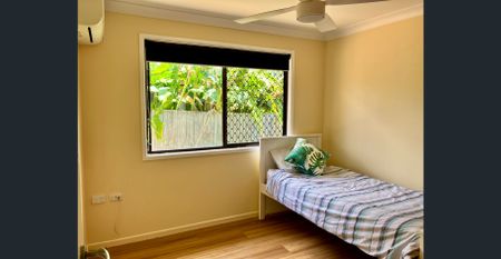 Renovated, Low-Maintenance Coastal Living - 500m to the Beach (includes power) - Photo 3