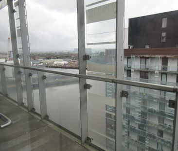 350 Meadowside Quay Walk - Photo 2