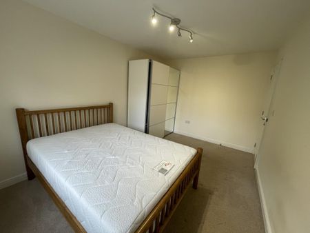 4 bedroom detached house to rent - Photo 4