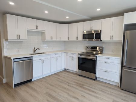 For Lease - 20 Earlscourt Avenue Unit# Upper, Toronto, Ontario - Photo 3