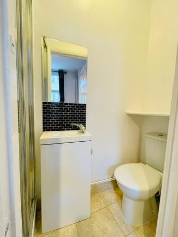 Studio to rent - Photo 2