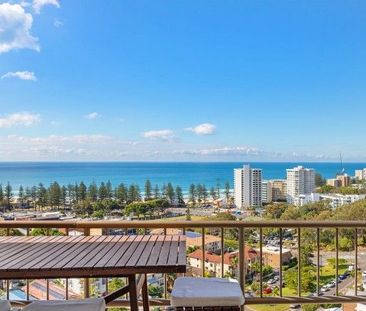 Stunning Views - Massive Balcony - Beautiful Apartment - Photo 4