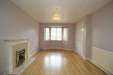 3 bedroom end of terrace house to rent - Photo 2