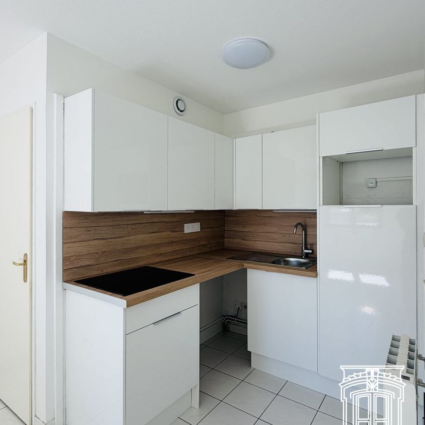 Location Appartement 1 pièce 24m² LYON 8ème - Photo 1