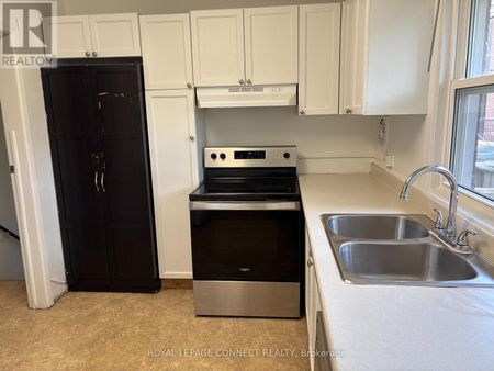 4130 Lawrence Avenue E – Toronto E10, Ontario - Photo 4