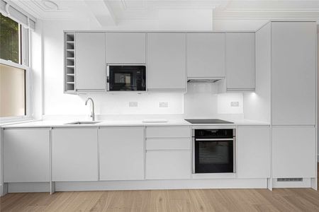Brand newly refurbished two double bedroom apartment with private entrance. - Photo 4