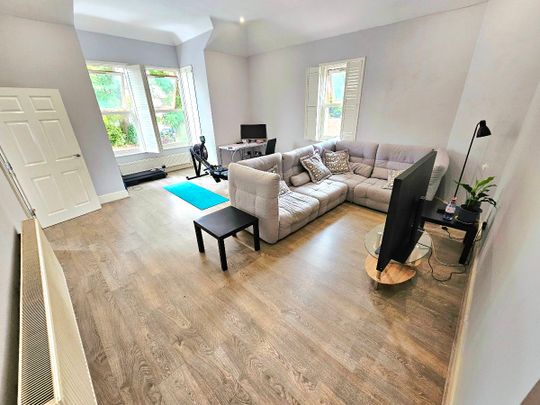 Lawnhurst, Didsbury, Manchester, M20 - Photo 1