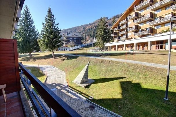 Studio à louer à la semaine sur la place du village - Photo 1