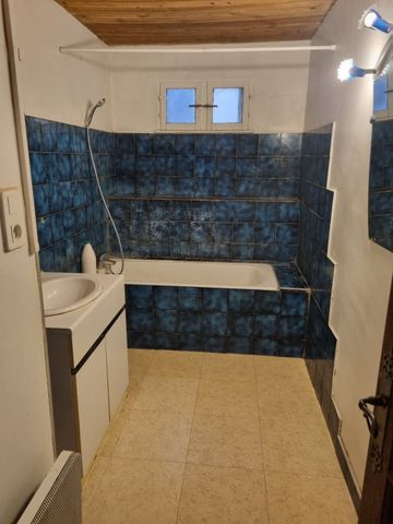 Location Appartement 3 pièces 70m² ARLES 13200 - Photo 4