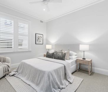 Rare semi-style apartment with private rooftop terrace & iconic Bri... - Photo 3