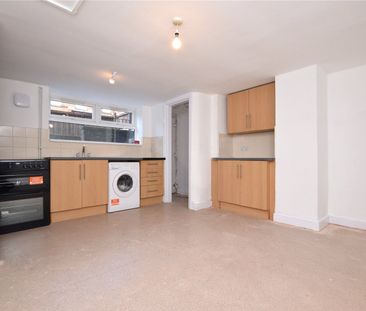 12, Arthington View, Leeds, West Yorkshire, LS10 2ND - Photo 6