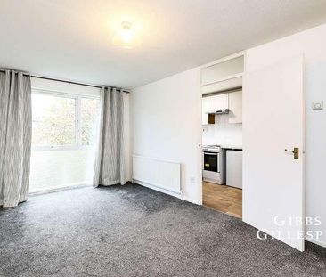 Cranston Close, Ickenham, Middlesex, UB10 - Photo 4