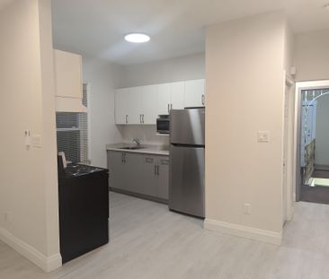 For Lease - 2218 Dundas Street Unit# 2B, Toronto, Ontario - Photo 3