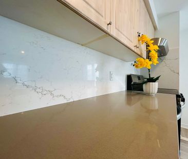 For Lease - 30 Northvale Road Unit# Coach H, Markham, Ontario - Photo 2