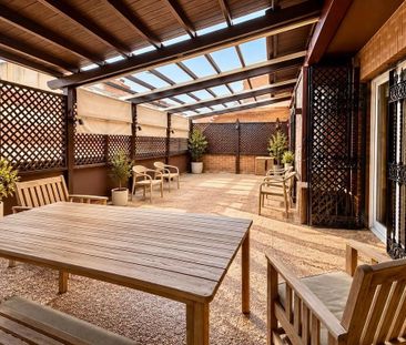 2 room luxury penthouse for rent in Valencia, Spain - Photo 2