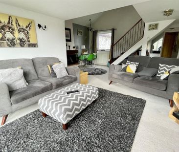 Tree Hamlets, Upton - Photo 3