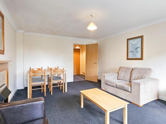 4 bedroom private hall to rent - Photo 1