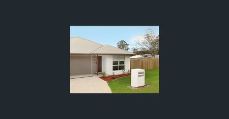 MODERN SPACIOUS DUPLEX IN ROSEMOUNT RISE - Photo 3