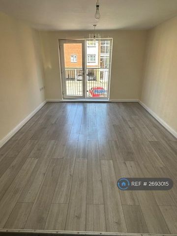 2 bedroom flat to rent - Photo 2